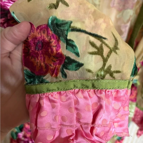 Floral Robe with Pink and Green Accents - Picture 3 of 4
